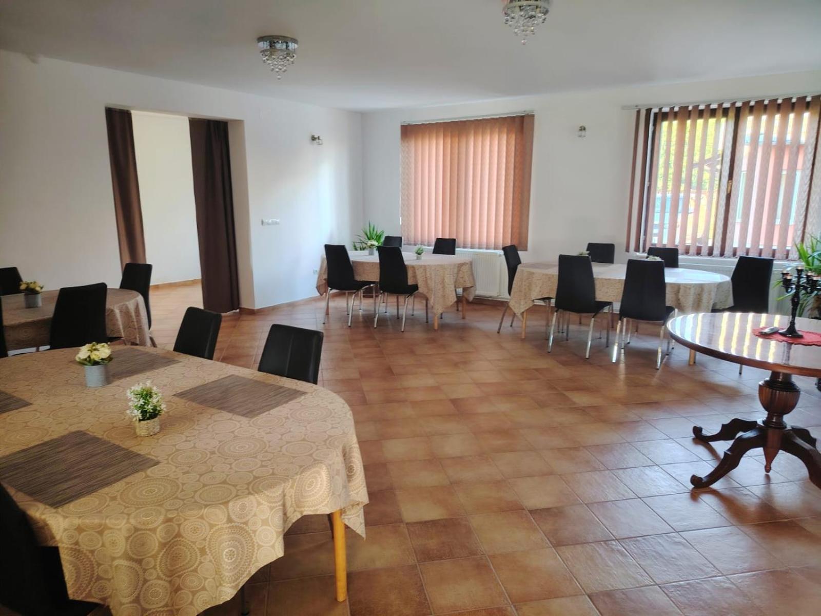 Pensiunea Floro Întorsura Buzăului Zewnętrze zdjęcie